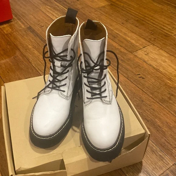 Zara white chunky lace up boots - Picture 2 of 9